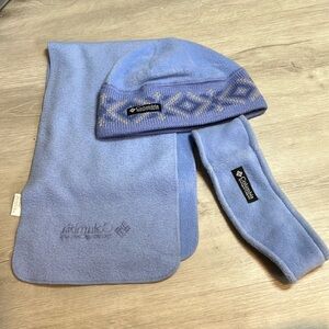 Columbia Light Blue Winter Hat, Wrap, and Scarf Set